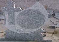 Pierres tombales commémoratives de granit gris au-dessus de la surface polie 90 par degrés