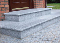 Étapes blanches gris-clair de dalle de granit, dalles en pierre de granit pour des étapes extérieures