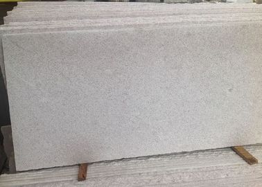 L'orchidée Pirce de granit de perle de G359 Pearl White polised les dalles blanches pures de tuiles de pierre de granit pour des partie supérieure du comptoir