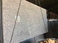 Les dalles grises de granit de nouvelles partie supérieure du comptoir du granit G439/ont poli la taille de coutume de dalles