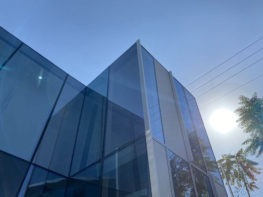 Plat en aluminium léger de pierre de nid d'abeilles de marbre/chaux avec le noyau hexagonal