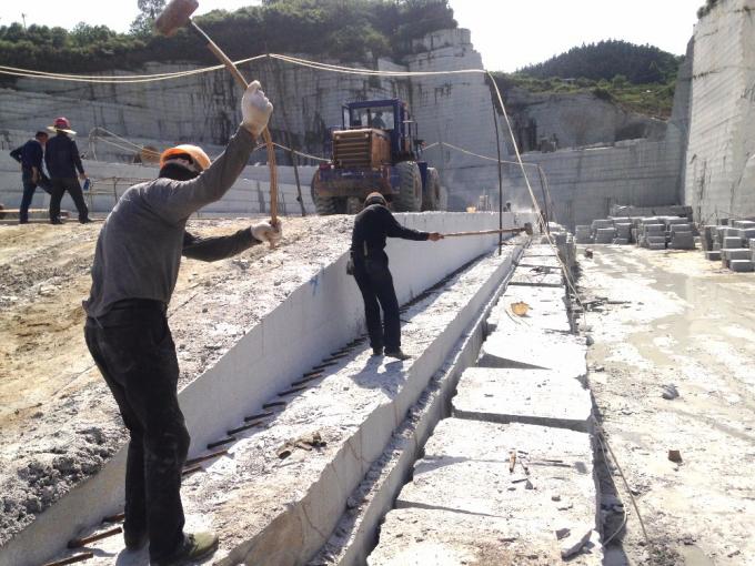 Étapes d'intérieur d'autobus de granit des escaliers G603 de granit de canalisations verticales d'étapes de pierre d'Ourdoor pour les escaliers extérieurs