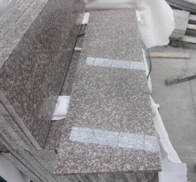 Le granit g664 chinois des prix bon marché couvre de tuiles 80x80